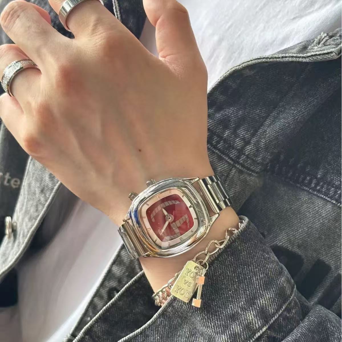 The Millennium Retro Style Men - Vintage Digital Watch 评论和价格